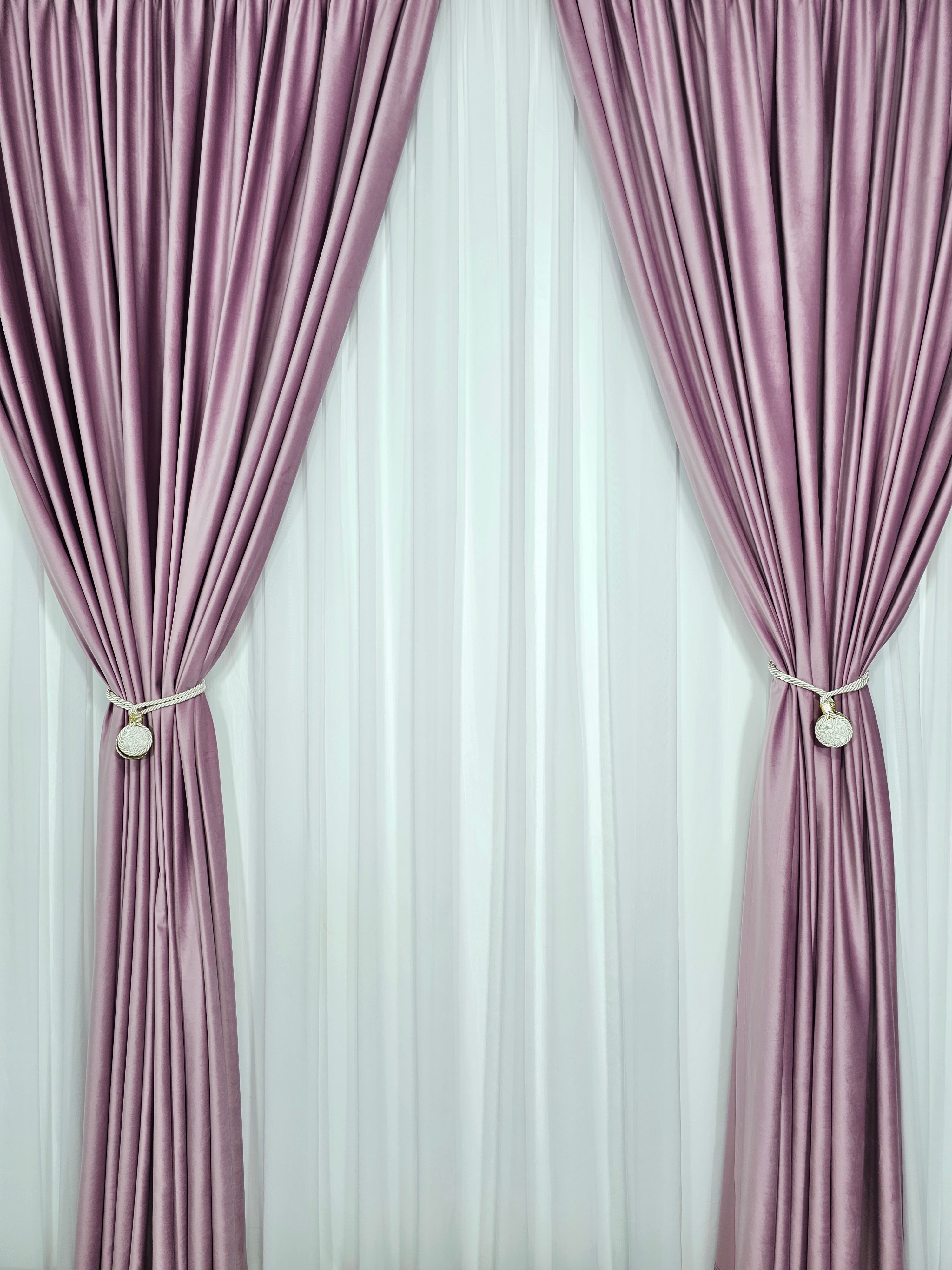 Set Montis: perdea alba simpla din voal cu draperie catifea roz lila blackout 90%