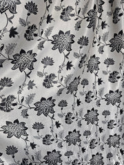 Draperie la reducere blackout gri-negru model crizantema mica, ieftina la preț avantajos