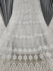 Set Evelina: perdea din tul cu broderie alba si draperie catifea 90% blackout gri
