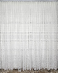 Set Evelina: perdea din tul cu broderie alba si draperie catifea 90% blackout gri