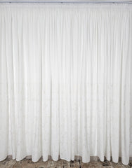 Set Orabella: perdea alba din matase cu insertii aurii si draperie catifea crem-miere