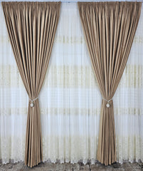 Set Solenne: perdea din tul cu broderie crem si draperie din catifea culoarea mierii