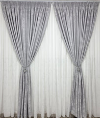 Set Bravo: perdea alba din matase cu insertii gri si draperie gri tip vopsea decorativa