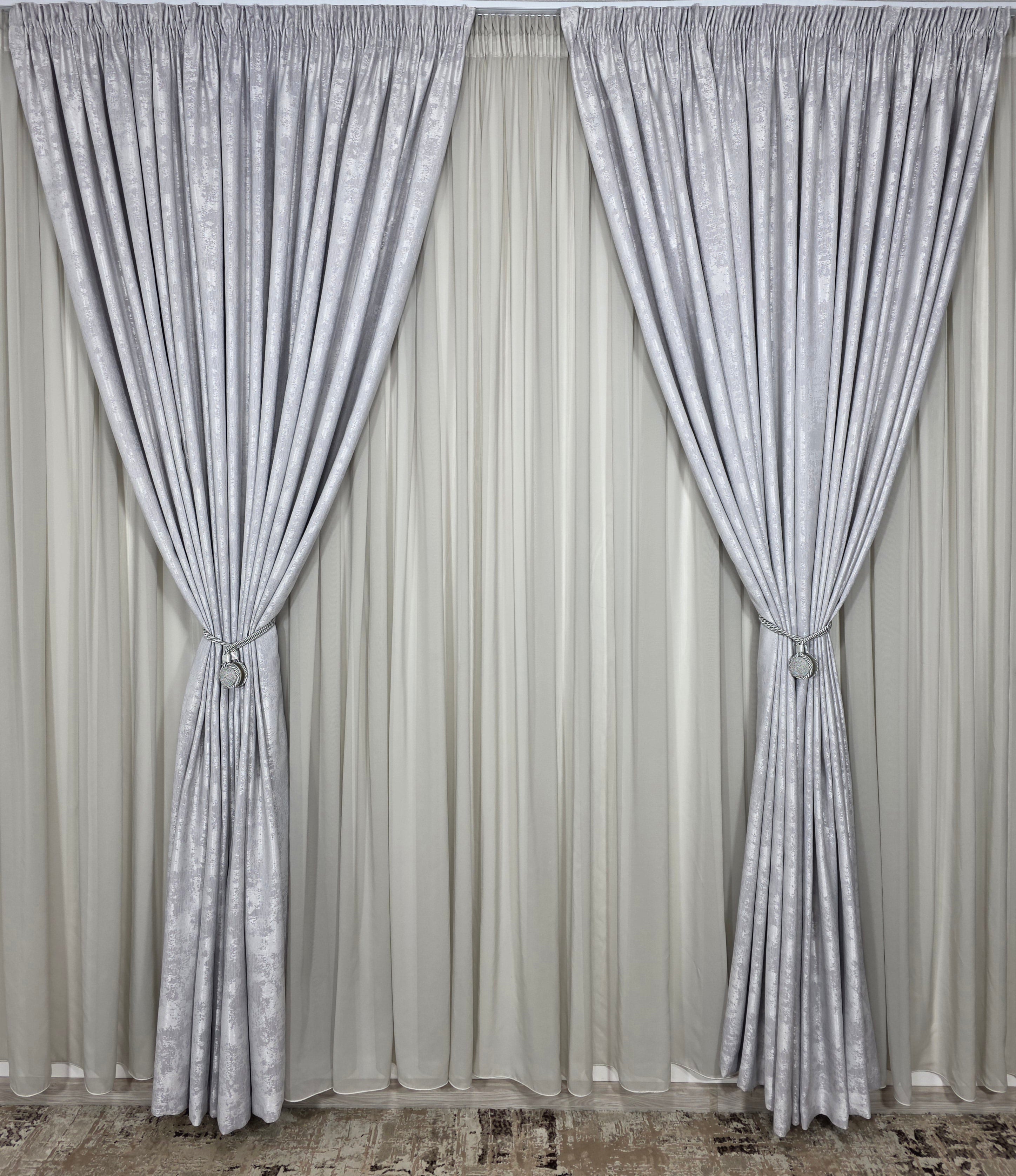 Set Bob: perdea simpla jorjet gri si draperie gri deschis tip vopsea decorativa