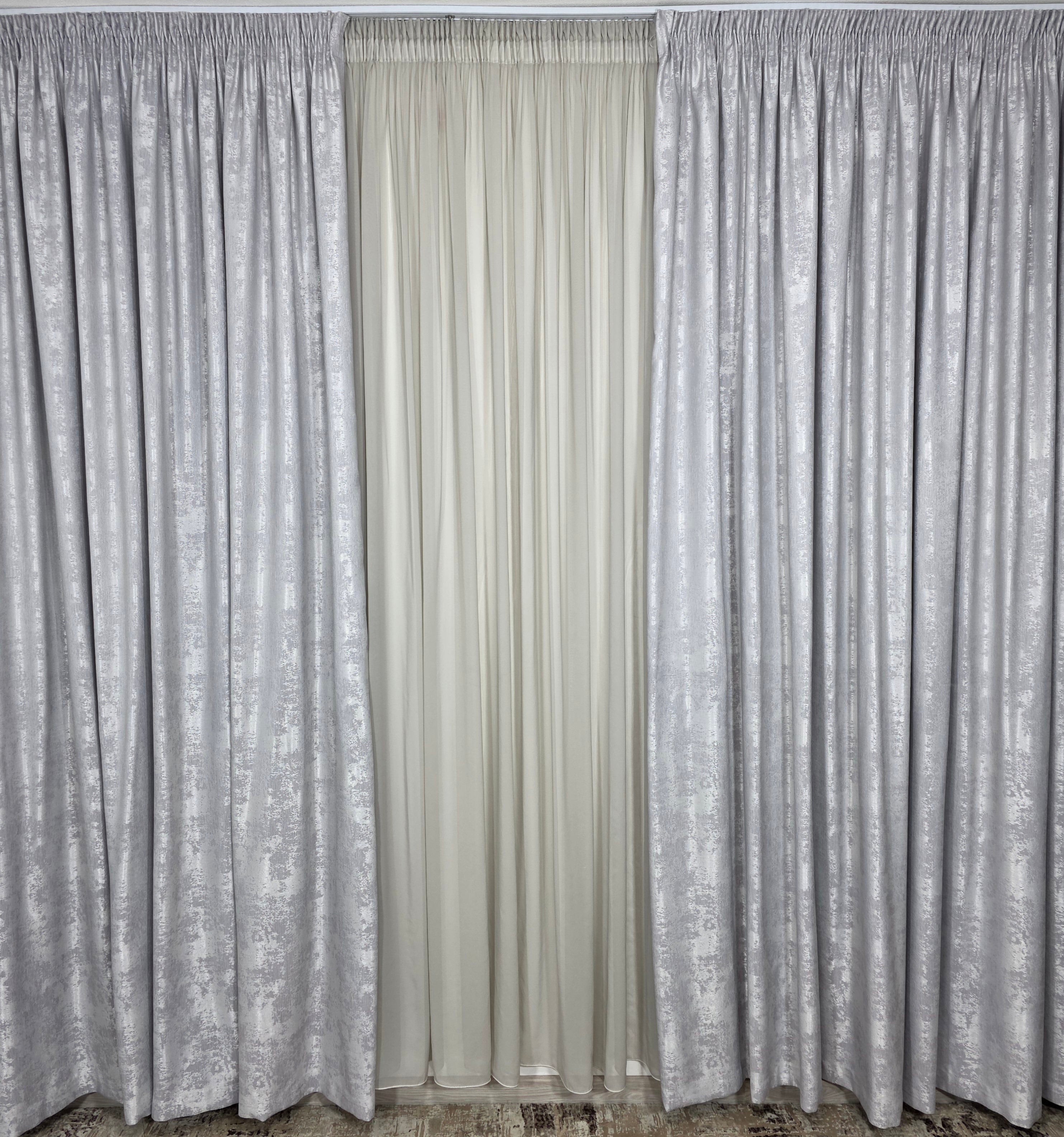 Set Bob: perdea simpla jorjet gri si draperie gri deschis tip vopsea decorativa