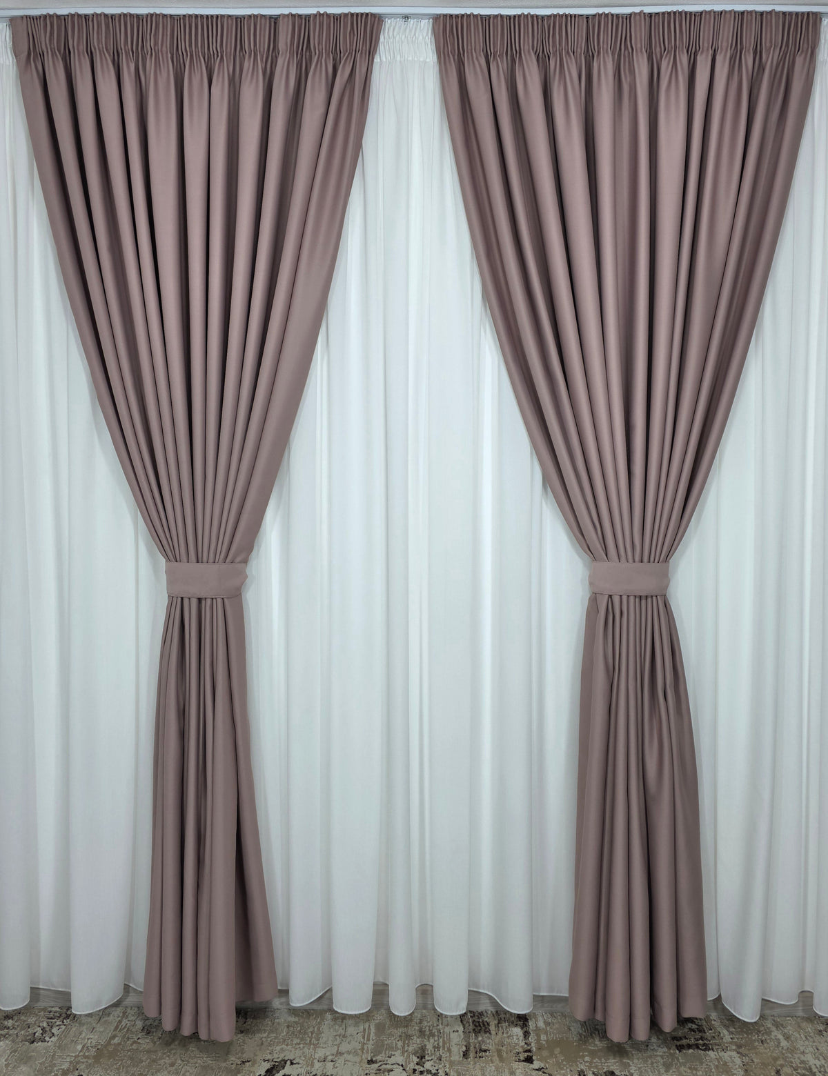 Set Azalea: perdea simpla ivoire din voal si draperie blackout 80% roz murdar