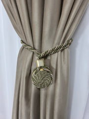 Set magneti cu fir lung, satirati verde-bej material textil(2bucati)