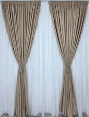 Colectia Lucy: Perdea Alba Simpla Voal Si Draperie Crem-Auriu Cu Model De Vopsea Decorativa