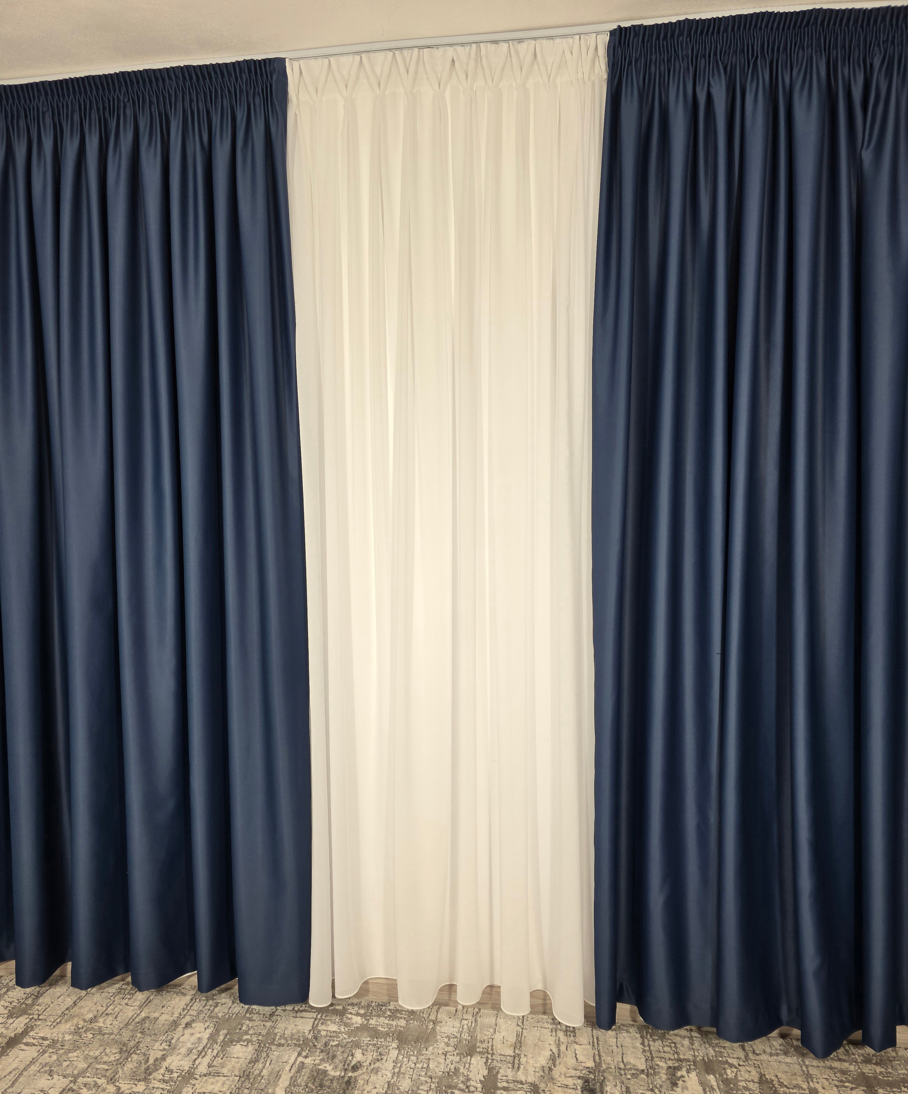 Colectia Blackout: Perdea Matase Ivoire Si Draperie Bluemarin Blackout 98%