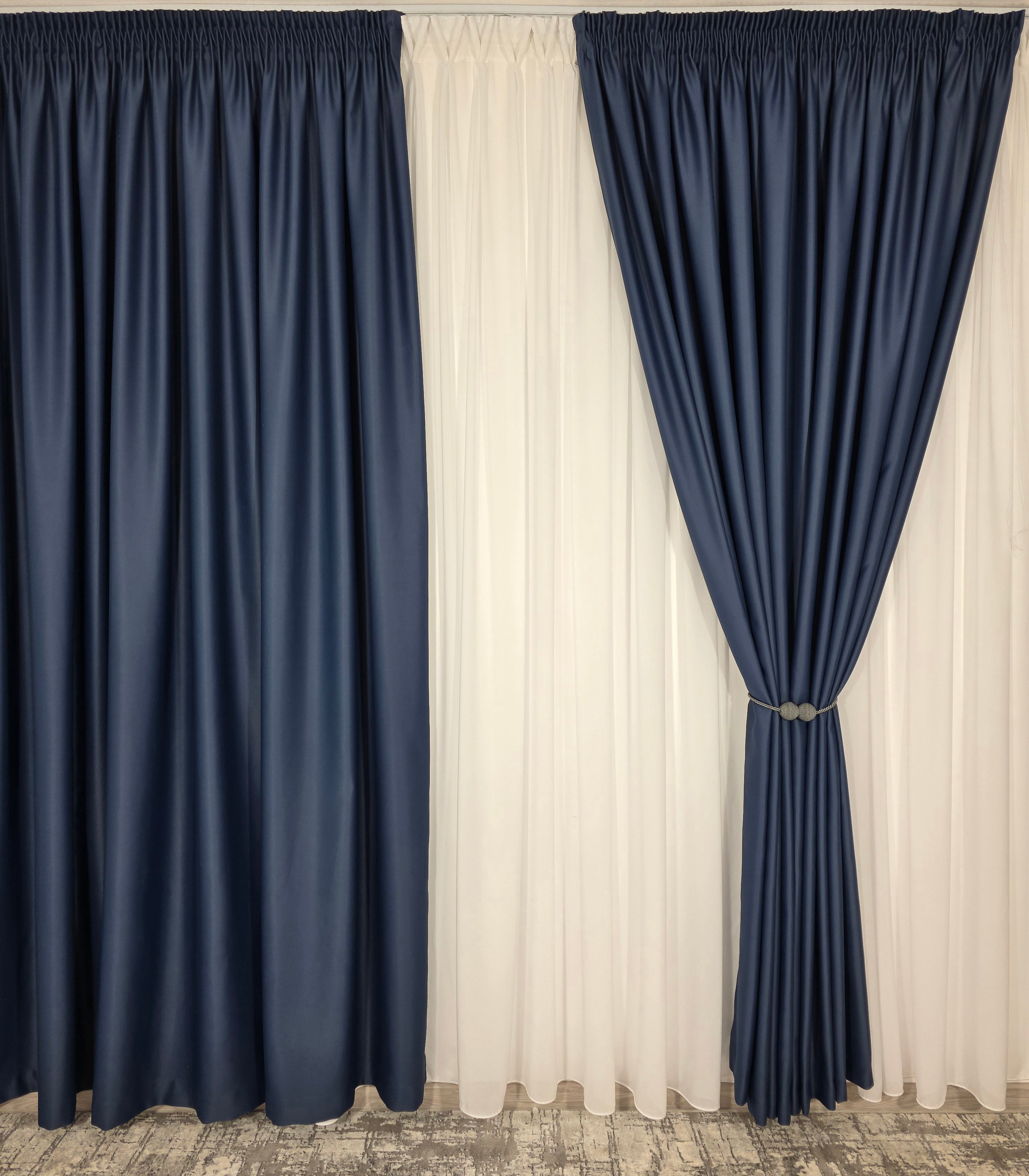 Colectia Blackout: Perdea Matase Ivoire Si Draperie Bluemarin Blackout 98%
