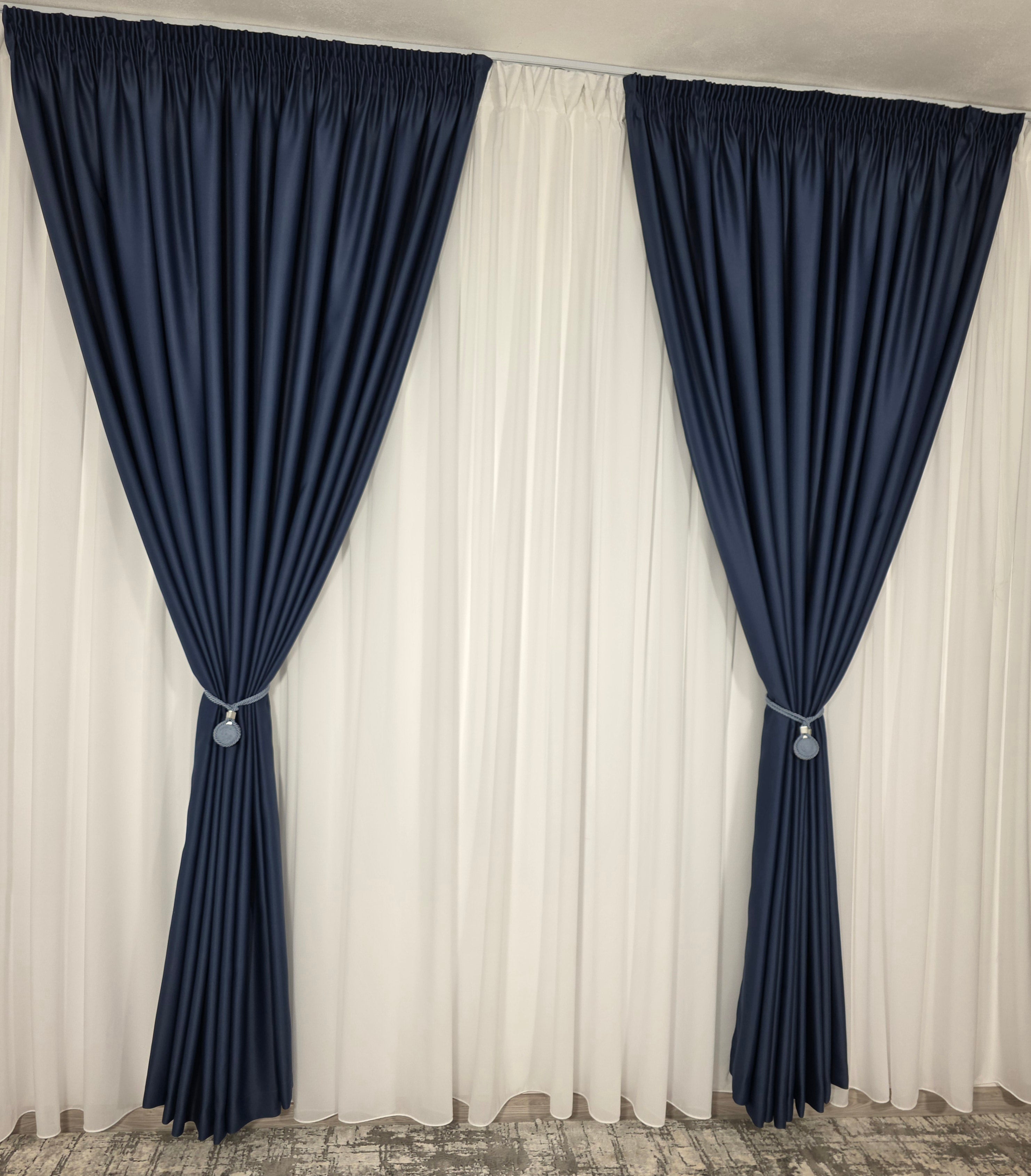 Colectia Blackout: Perdea Matase Ivoire Si Draperie Bluemarin Blackout 98%