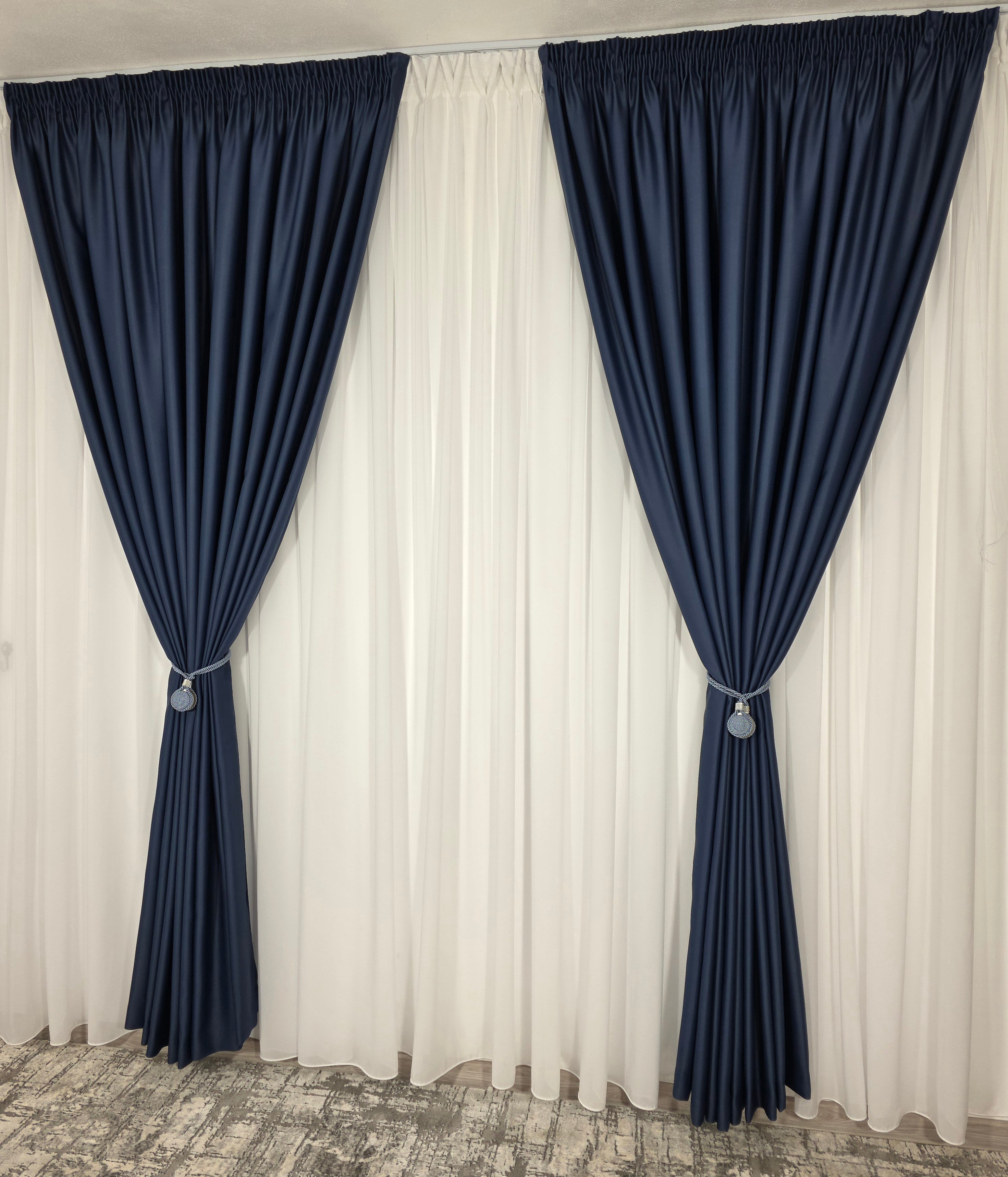 Colectia Blackout: Perdea Matase Ivoire Si Draperie Bluemarin Blackout 98%
