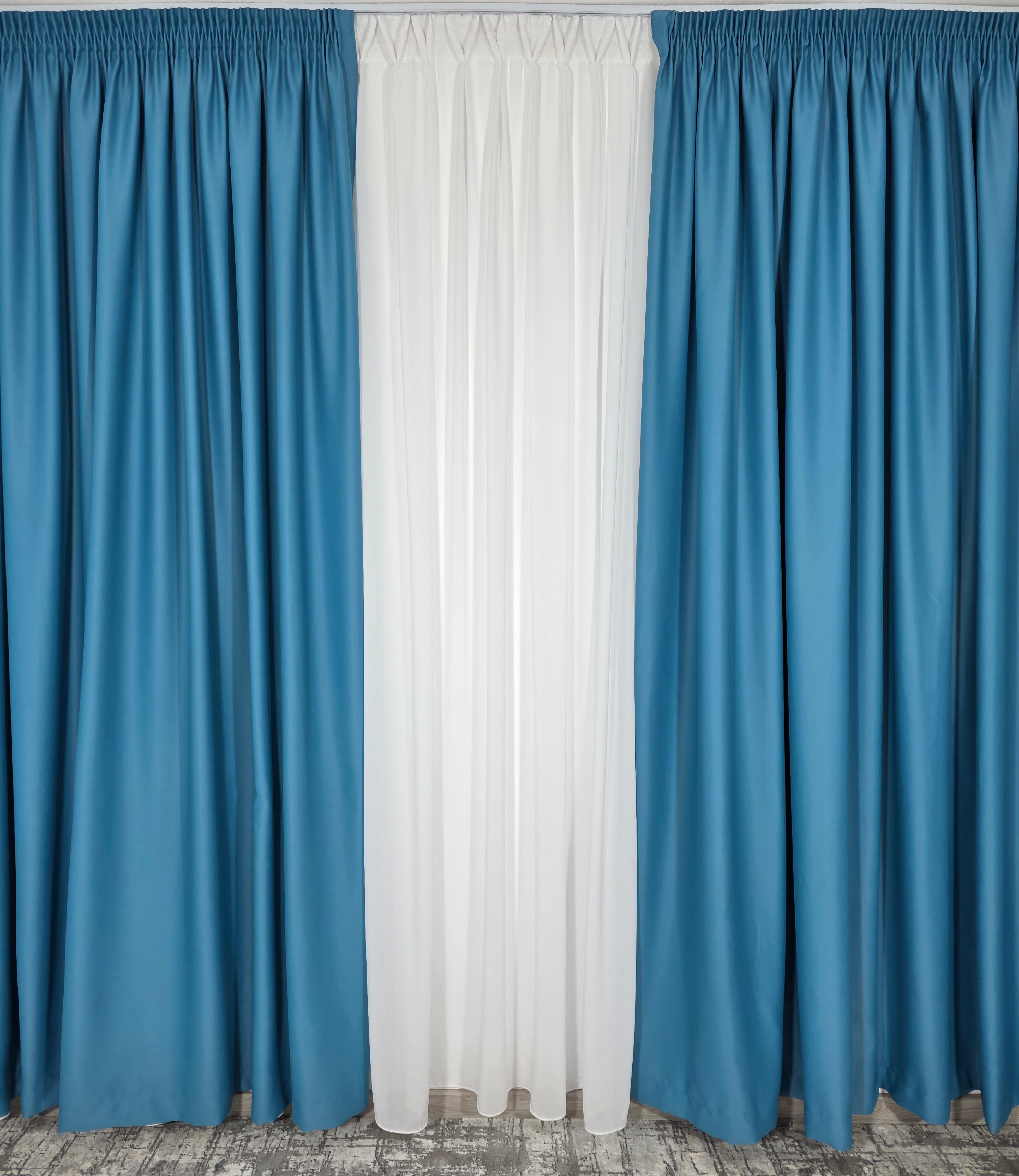 Colectia Blackout: Perdea Matase Alba Si Draperie Turcoaz Azur Blackout 98%