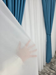 Colectia Blackout: Perdea Matase Alba Si Draperie Turcoaz Azur Blackout 98%