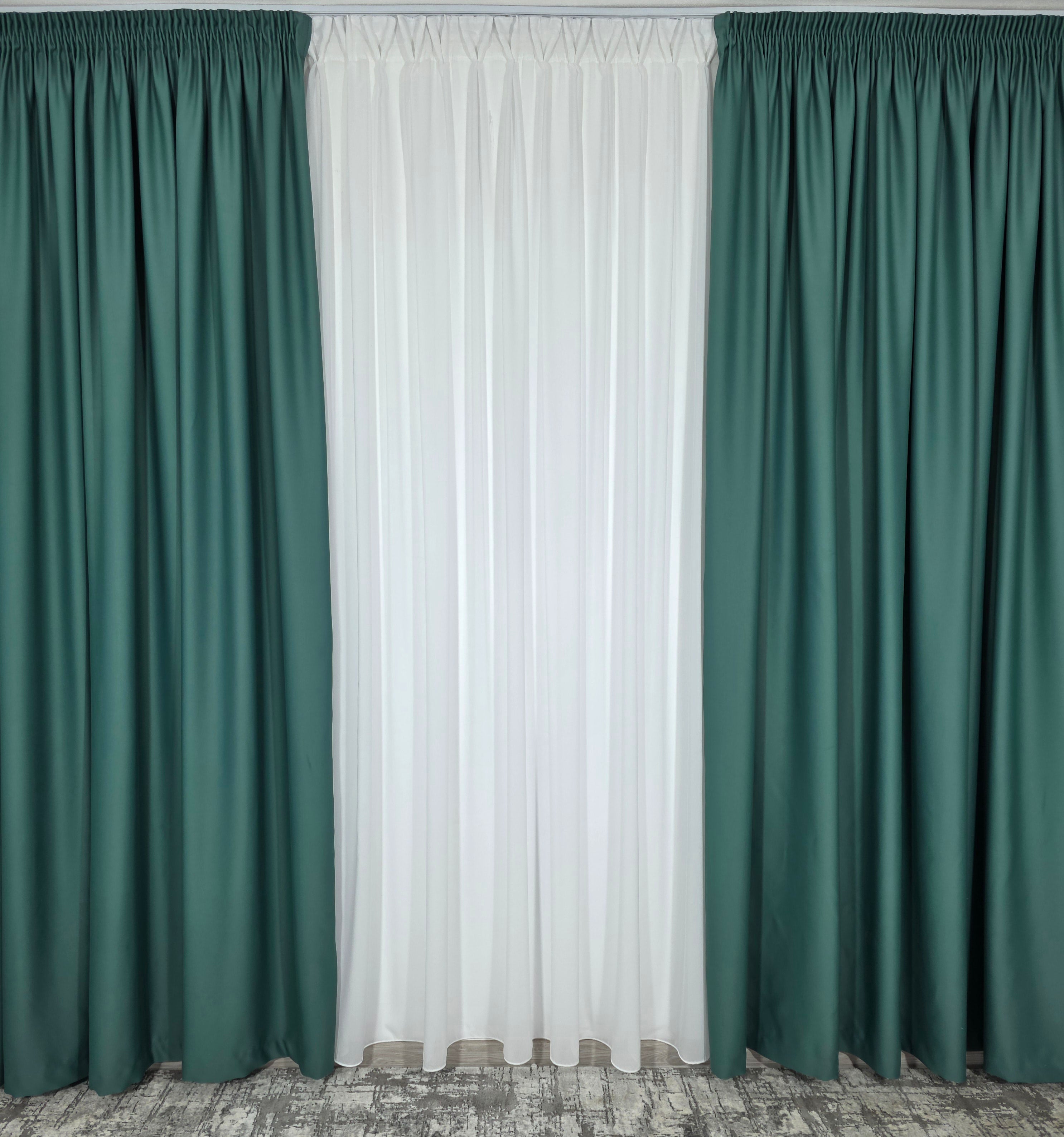 Colectia Blackout: Perdea Matase Alba Si Draperie Verde Menta Blackout 90%