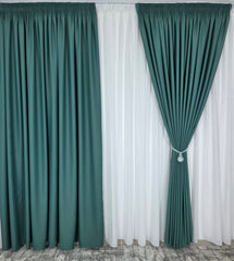 Colectia Blackout Varianta BTN810 Perdea Alba Voal Premium Jorjet si Draperie Verde Menta Blackout 70-90% pentru Living si Dormitor in Nuante Crem, Alb si Verde Pastel