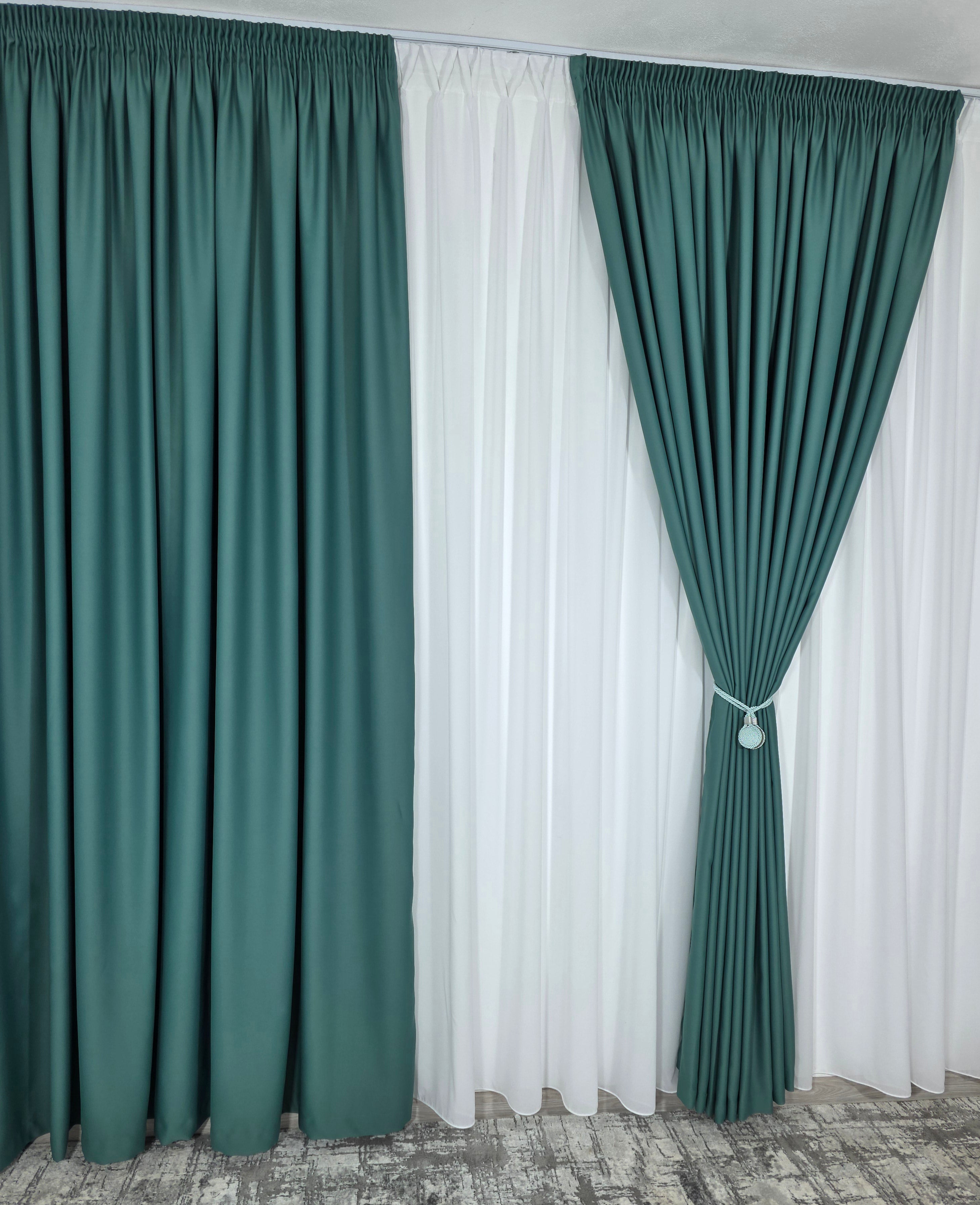 Colectia Blackout: Perdea Matase Alba Si Draperie Verde Menta Blackout 90%