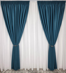 Colectia Blackout: Perdea Matase Alba Si Draperie Turcoaz Blackout 98%