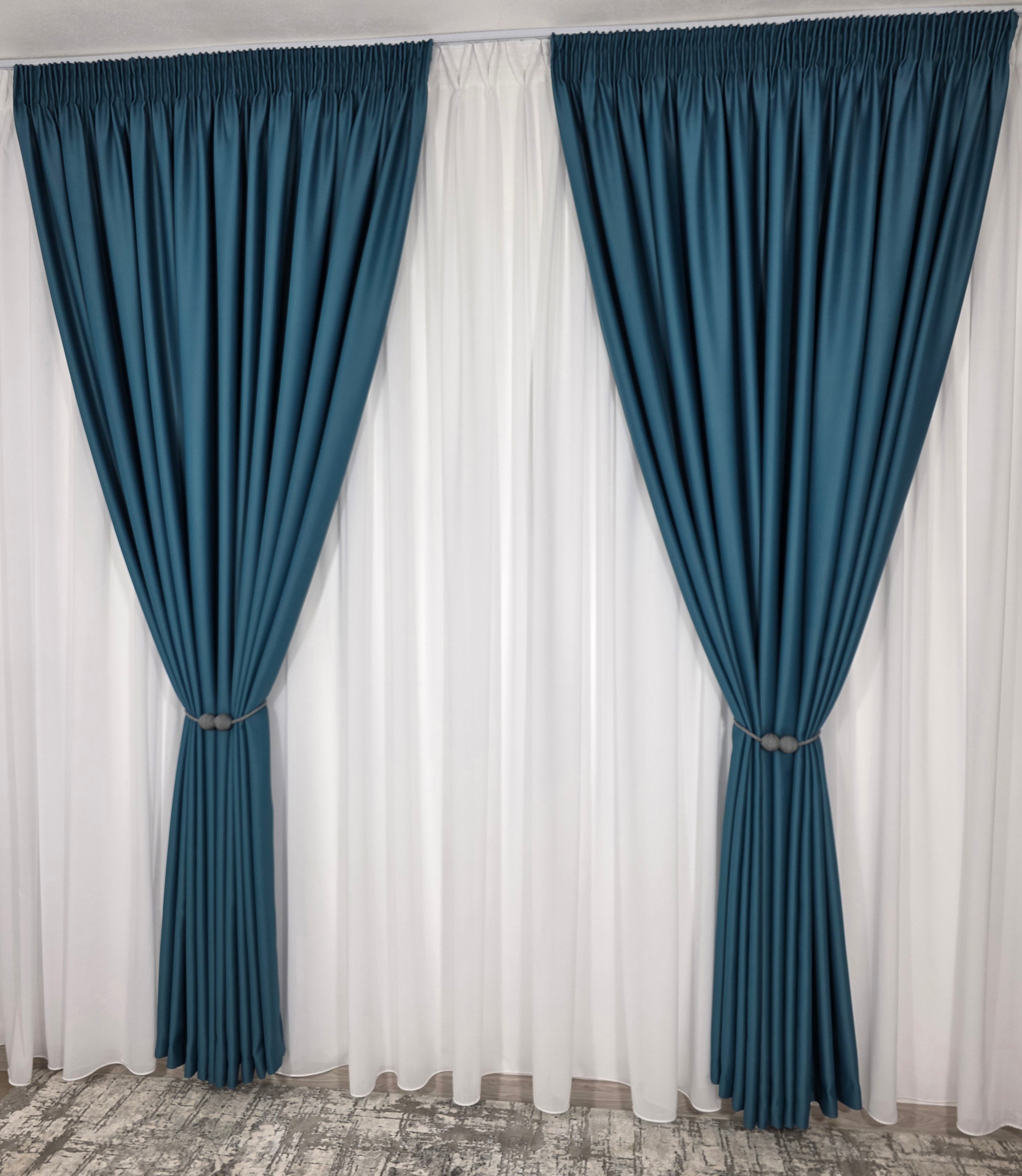 Colectia Blackout: Perdea Matase Alba Si Draperie Turcoaz Blackout 90%