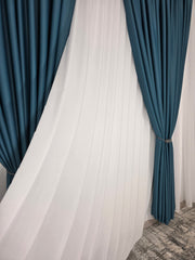 Colectia Blackout: Perdea Matase Alba Si Draperie Turcoaz Blackout 90%