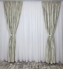 COLECTIA MILANO: perdea alba cu sidef si draperie catifea bej cu insertii aurii