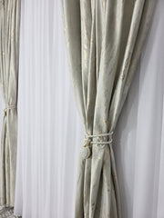 COLECTIA MILANO: perdea alba cu sidef si draperie catifea bej cu insertii aurii