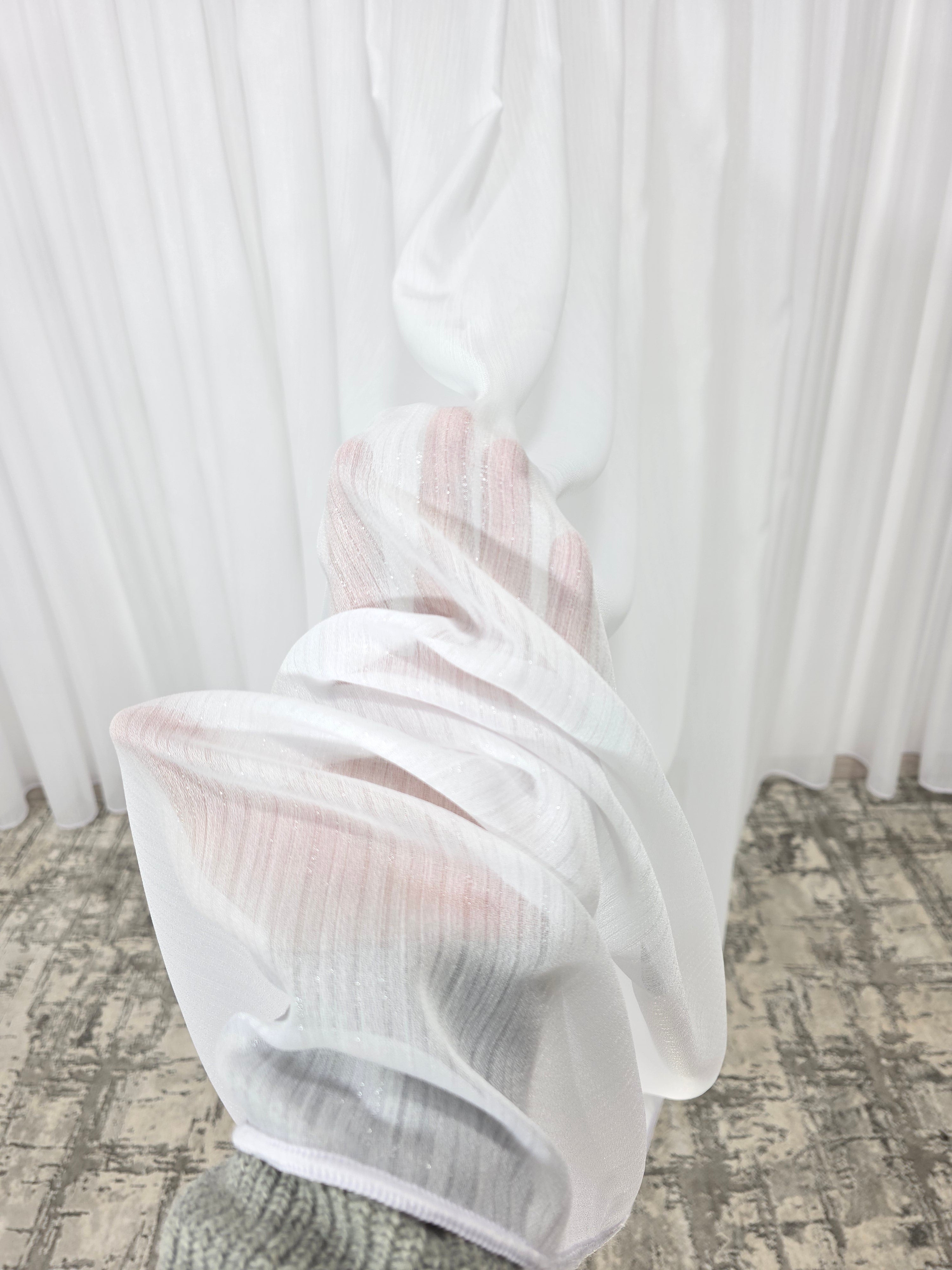 COLECTIA MILANO: perdea alba cu sidef si draperie catifea gri cu insertii aurii