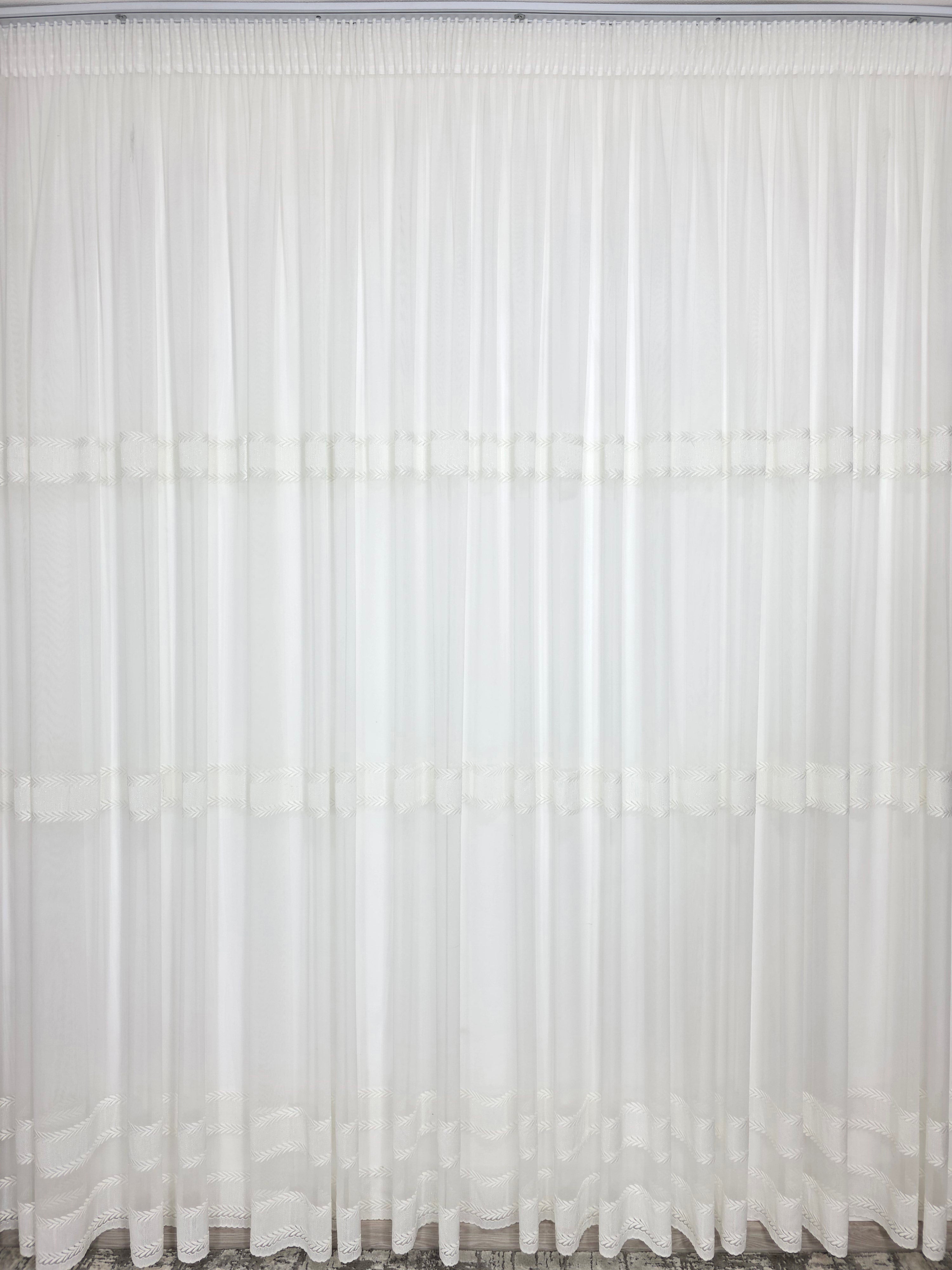 Set Milo: perdea bamboo ivoire cu broderie crem si draperie catifea crem-miere