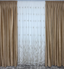 Ideal pentru living si dormitor cu pat sau canapea crem ori bej, pereti albi si mobilier crem sau maro - Colectia Soare Varianta Bej: Perdea Bamboo cu Broderie Crem-Bej si Draperie din Catifea Crem-Miere - confectionat pe comanda