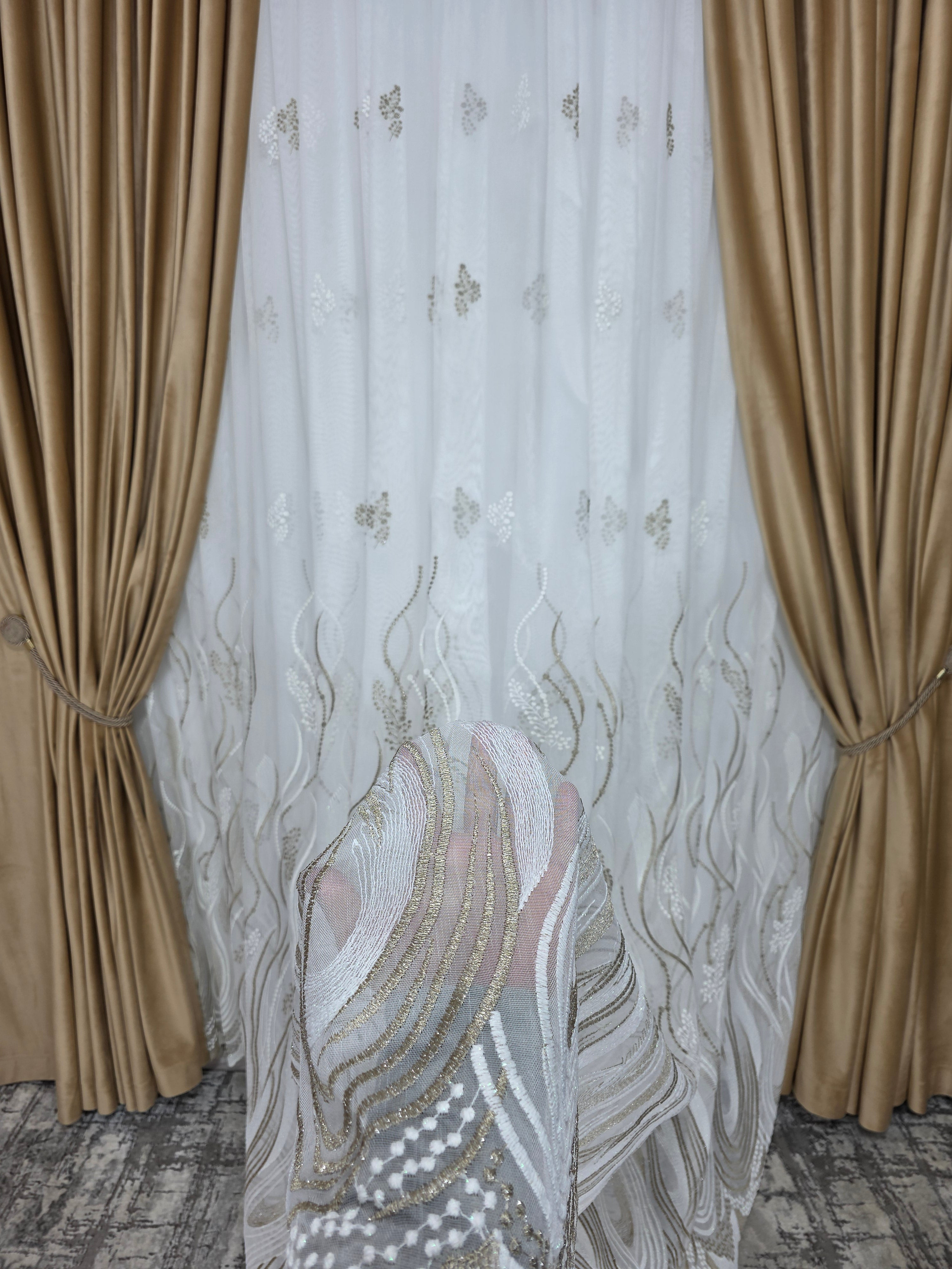 Colectia Soare varianta bej: perdea bamboo cu broderie crem bej si draperie catifea crem-miere
