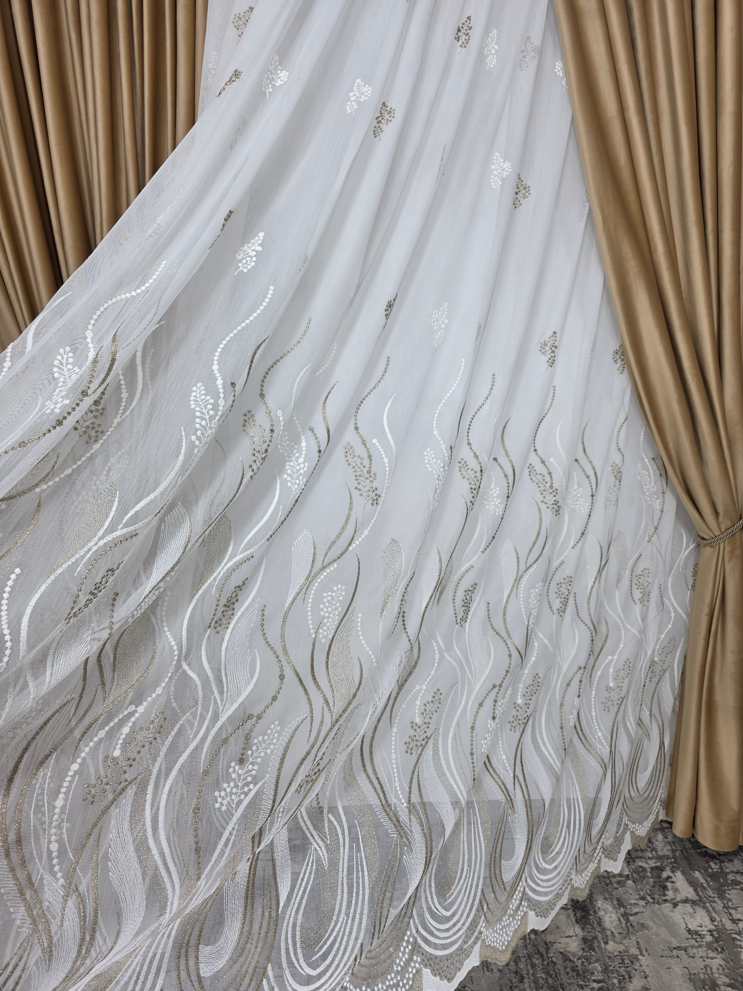 Colectia Soare varianta bej: perdea bamboo cu broderie crem bej si draperie catifea crem-miere