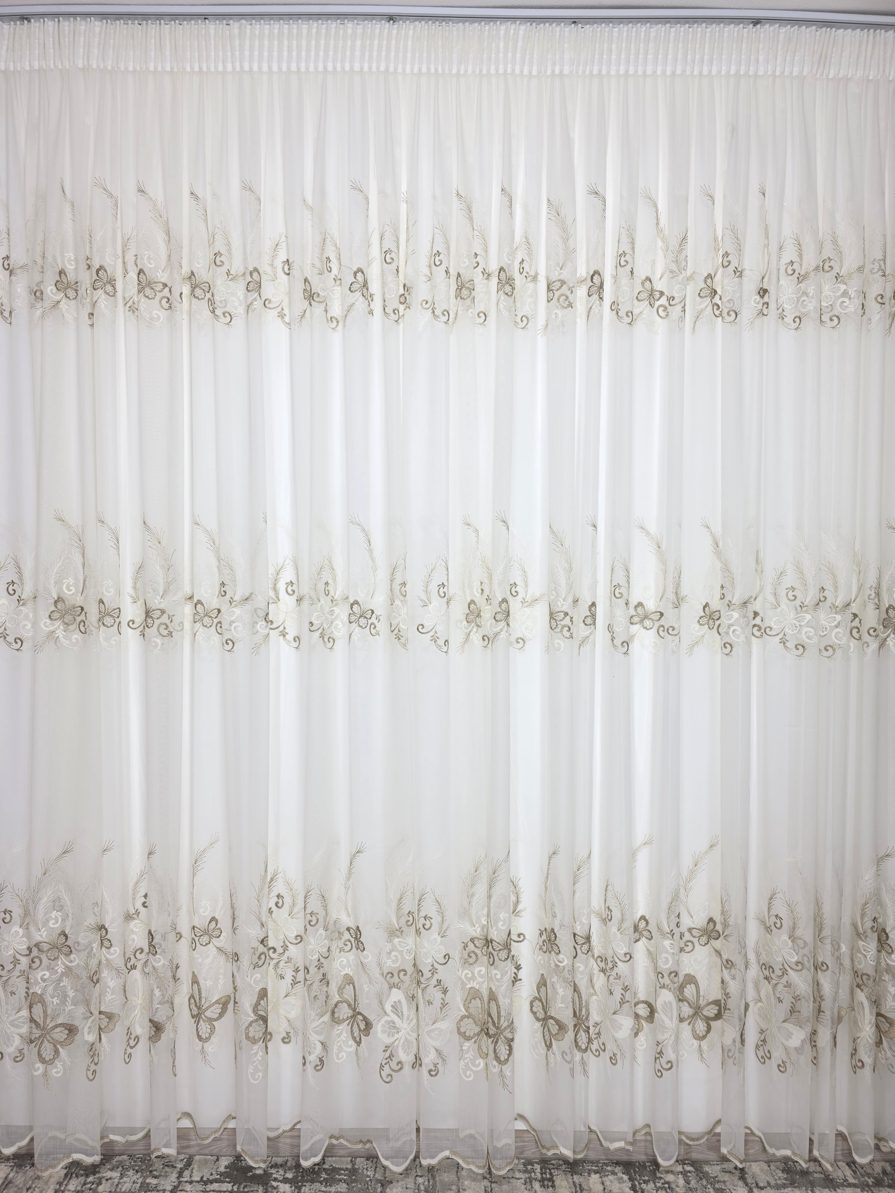 Set Mariposa: perdea bamboo cu broderie crem bej si draperie catifea crem-miere