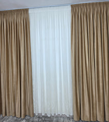 Colectia Soare varianta crem: perdea bamboo cu broderie crem si draperie catifea crem-miere