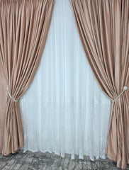 Colectia Lumina varianta Crem : perdea bamboo cu broderie crem si draperie catifea crem roz