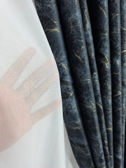 Colectia Santorini: Perdea alba cu sclipici și Draperie Catifea neagra tip vopsea pensulata cu insertii aurii