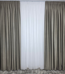 Colectia Amsterdam Varianta Grej – Perdea Voal Premium si Draperie Catifea Grej Tip Velura – Ideal pentru Livinguri cu Canapele Crem, Mobilier Bej, Cappuccino sau Lemn Natur – Confectionat pe Comanda