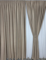 Ideala pentru living si dormitor cu pat sau canapea crem, pereti albi si mobilier crem sau lemn natur - Draperie Amsterdam Catifea Crem Tip Velura - confectionata pe comanda