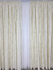 Draperie Dubai din catifea crem deschis cu insertii aurii