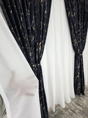 Colectia Amazon Varianta Negru: Perdea Nesifonabila Matase Alb Imaculat și Draperie Catifea Cu Insertii Aurii