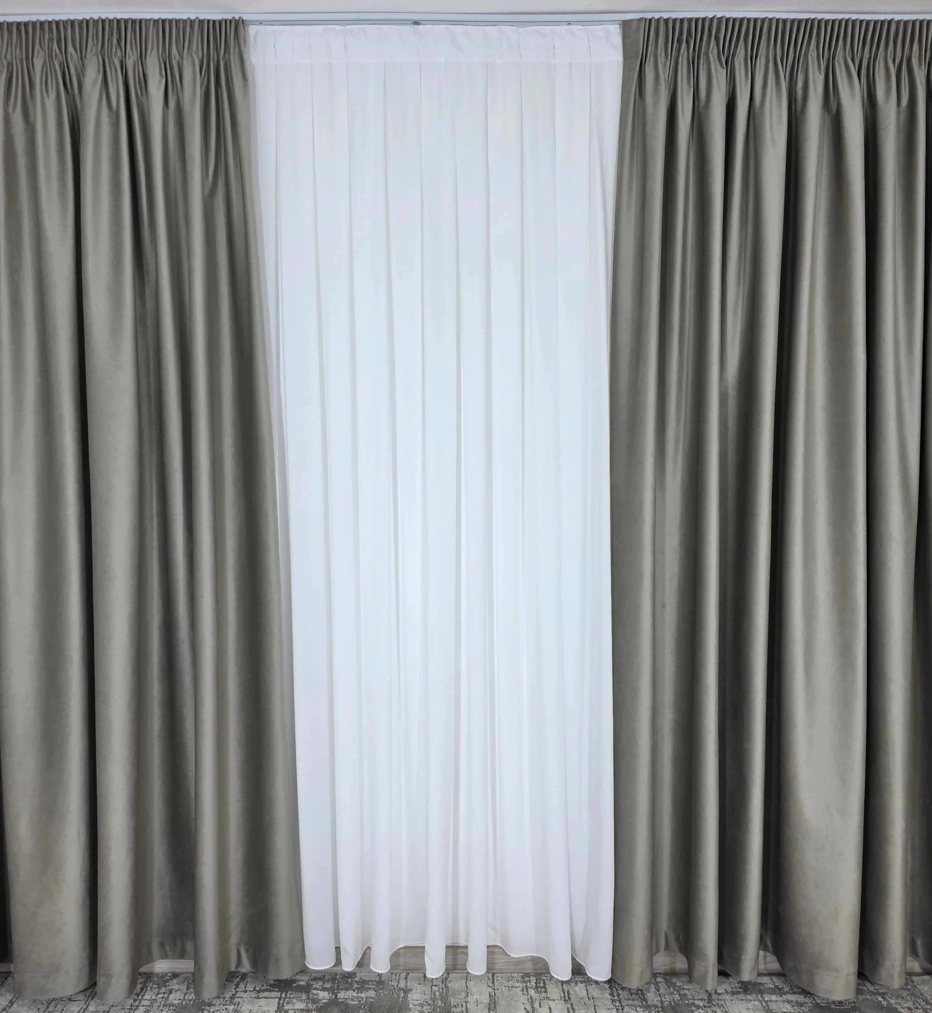 Set Premium: Perdea Matase Alba Nesifonabila si Draperie catifea Grej sper gri  Garantat Opaca
