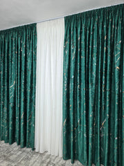 Draperie Amazon din Catifea Verde Smarald cu Insertii Aurii – Draperie eleganta pentru living si dormitor in nuante alb, crem, bej, auriu si verde, confectionata pe comanda