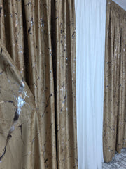 Set Andreea: perdea alba din matase moale plina cu insertii aurii si draperie din catifea auriu bronz plina cu insertii