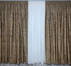 Set Andreea: perdea alba din matase moale plina cu insertii aurii si draperie din catifea auriu bronz plina cu insertii