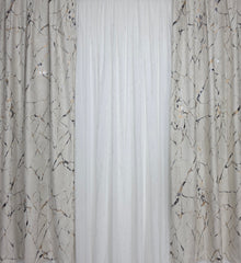 Set Octavia: perdea alba din matase moale plina cu insertii aurii varianta 1 si draperie din catifea amazon crem deschis plina cu insertii