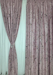 Set Granada: perdea alba din matase moale plina cu insertii aurii varianta 1 si draperie din catifea amazon roz plina cu insertii