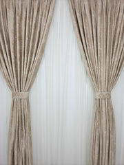 Draperie Catifea Crem cu Sclipici si Paiete Argintii-ideala pentru living unde se doreste un efect de stalucire si un plus de eleganta