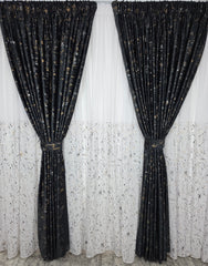 Set Rodica perdea si draperie catifea neagra cu model- ideala pentru un efect elegant si contrast deosebit