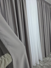 Draperie gri blackout Ideală pentru Livinguri Moderne și Dormitoare în Nuanțe Crem, Bej sau Alb