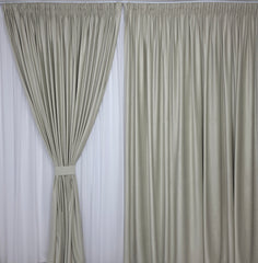 Set Dan: Perdea Alba Simpla Moale Jorjet si Draperie Simpla Catifea Bej Deschis-Ivory Blackout 70%