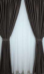 Colectia Blackout Varianta 107 Perdea Alba Voal Premium Jorjet si Draperie Maro Ciocolatiu Blackout 90-95% pentru Living si Dormitor in Nuante Crem, Bej si Lemn Natur